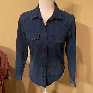 👚 LN GAP brand women’s long sleeve button up shirt